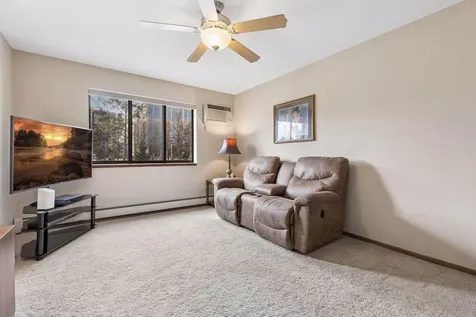 7635 Edinborough Way Edina MN 55435