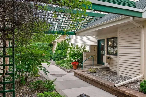 7635 Edinborough Way Edina MN 55435