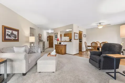 7635 Edinborough Way Edina MN 55435