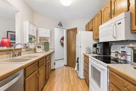 7635 Edinborough Way Edina MN 55435