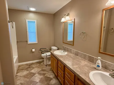511 Jessamine Avenue Aneta ND 58212