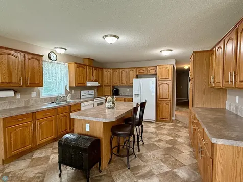 511 Jessamine Avenue Aneta ND 58212