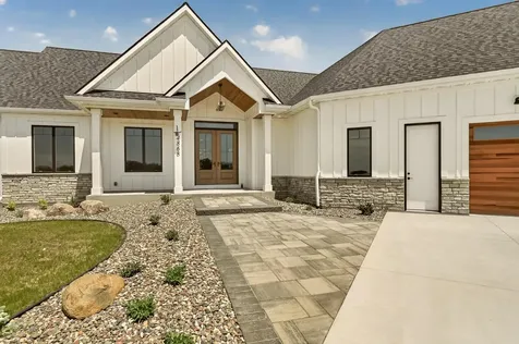 4868 Royal Oaks Circle SW Rochester MN 55902