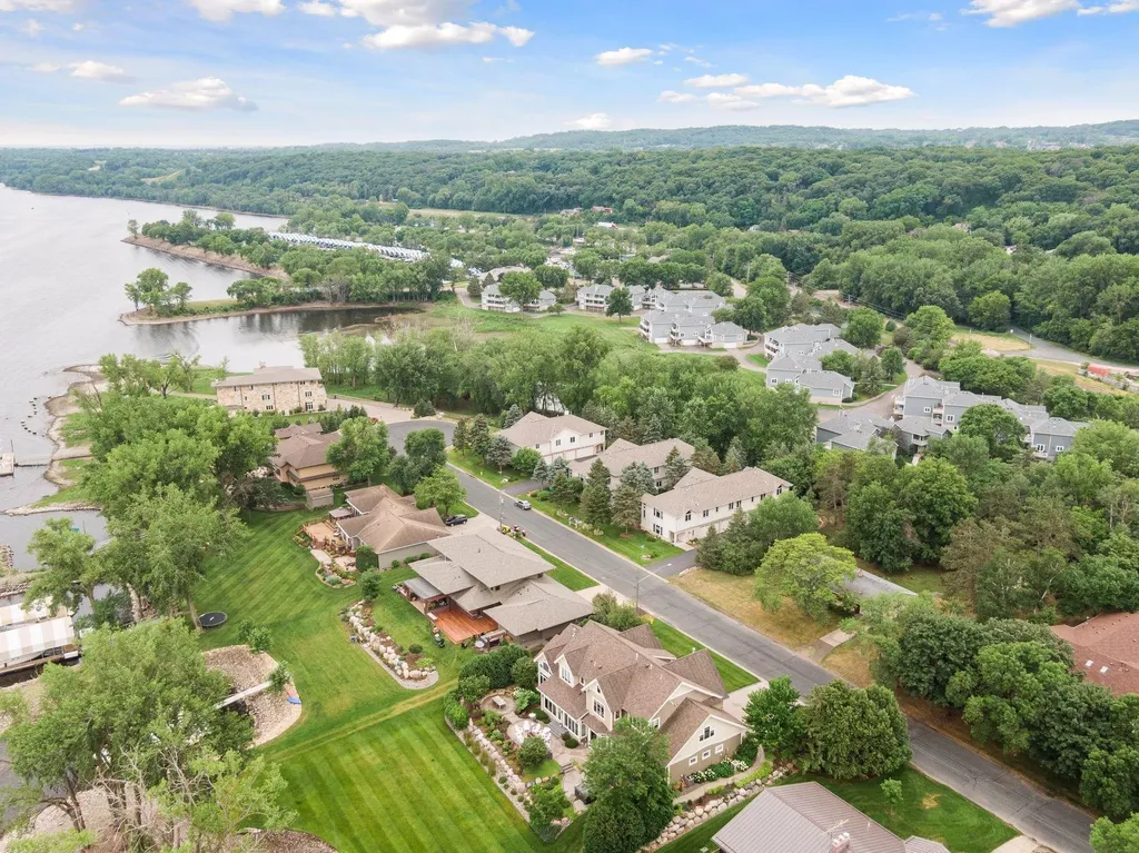 560 Lakeside Bay Drive S Bayport MN 55003