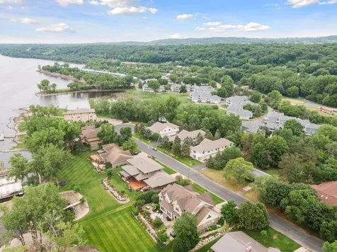 560 Lakeside Bay Drive S Bayport MN 55003