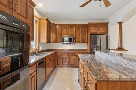 560 Lakeside Bay Drive S Bayport MN 55003