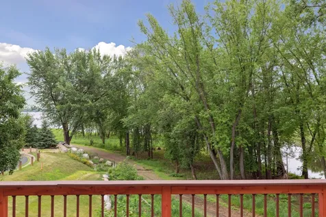 560 Lakeside Bay Drive S Bayport MN 55003