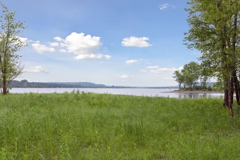 560 Lakeside Bay Drive S Bayport MN 55003