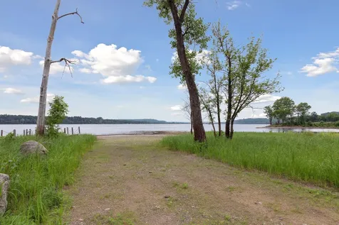 560 Lakeside Bay Drive S Bayport MN 55003