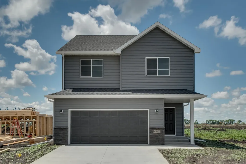 6847 Belding Drive S Fargo ND 58104