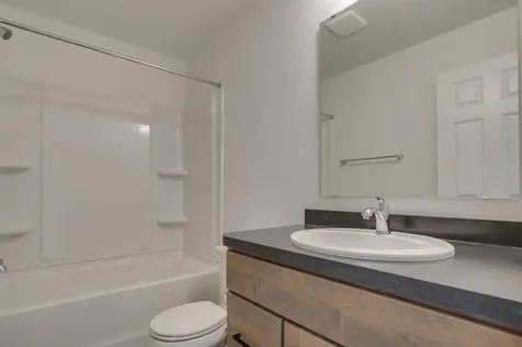 6847 Belding Drive S Fargo ND 58104