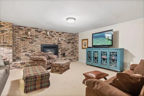 3307 N Nokomis NE Alexandria MN 56308