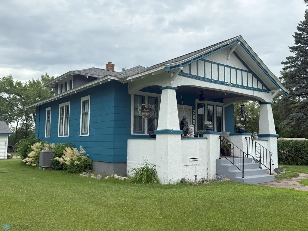 209 Lincoln Avenue NE Twin Valley MN 56584
