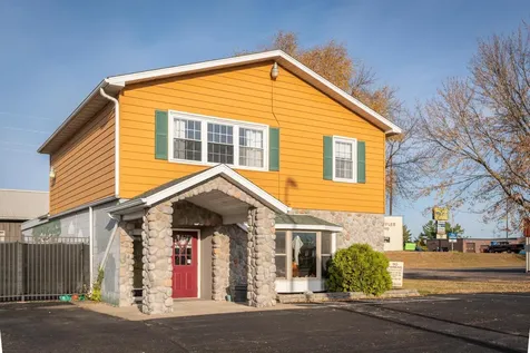 1111 N Knowles Avenue New Richmond WI 54017