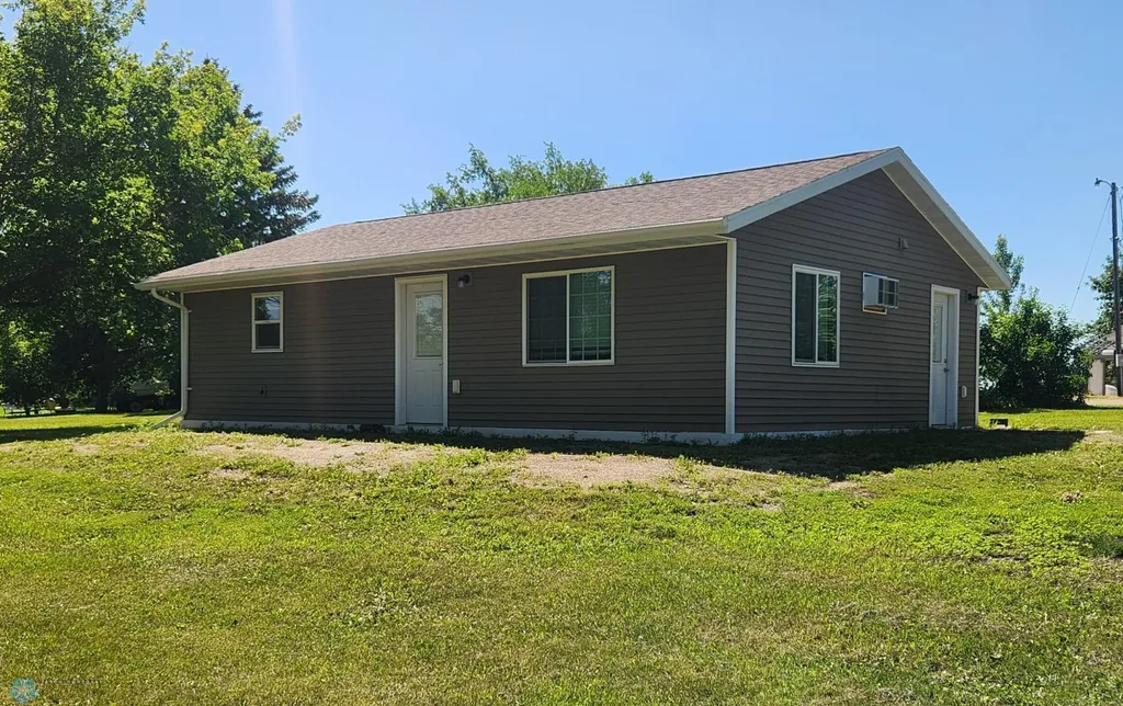 792 2nd Street NW Hillsboro ND 58045