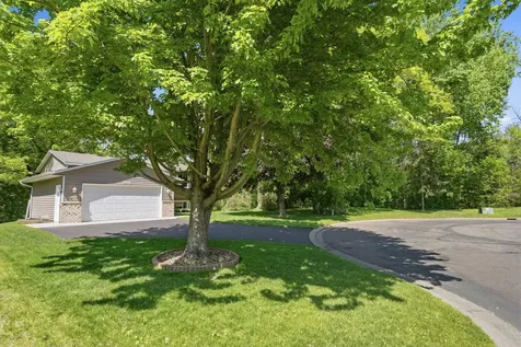 783 Bur Oak Court Vadnais Heights MN 55127