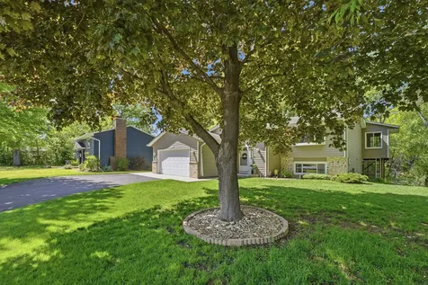 783 Bur Oak Court Vadnais Heights MN 55127