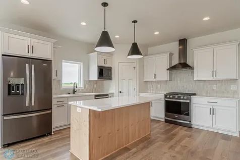 3187 66th Avenue S Fargo ND 58104