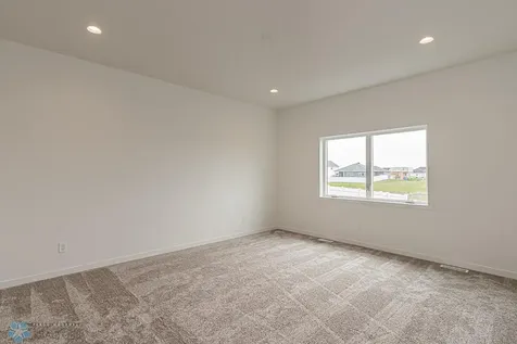 3187 66th Avenue S Fargo ND 58104