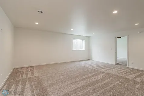 3187 66th Avenue S Fargo ND 58104