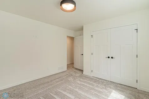 3187 66th Avenue S Fargo ND 58104