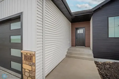 3187 66th Avenue S Fargo ND 58104