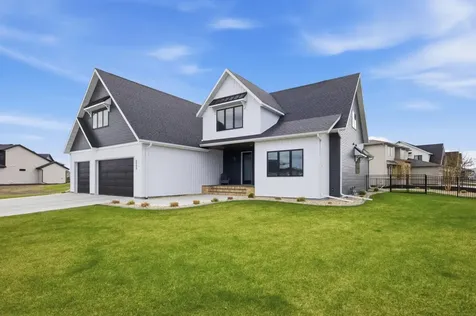 6090 Wildflower Drive S Fargo ND 58104