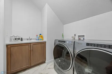 6090 Wildflower Drive S Fargo ND 58104