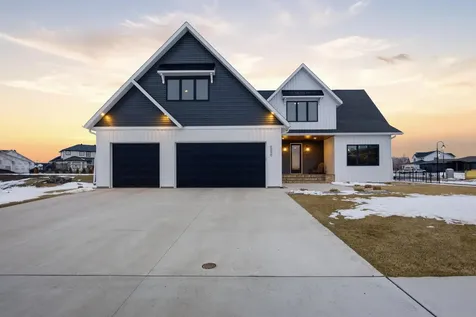 6090 Wildflower Drive S Fargo ND 58104