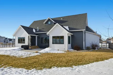 6090 Wildflower Drive S Fargo ND 58104