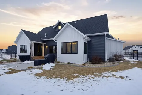 6090 Wildflower Drive S Fargo ND 58104