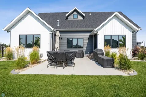 6090 Wildflower Drive S Fargo ND 58104