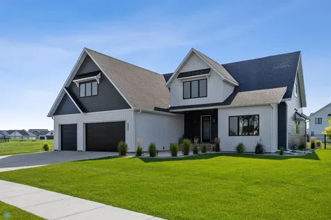 6090 Wildflower Drive S Fargo ND 58104