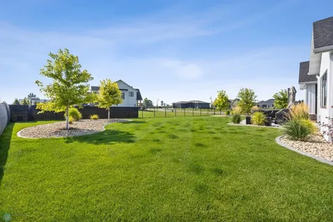 6090 Wildflower Drive S Fargo ND 58104
