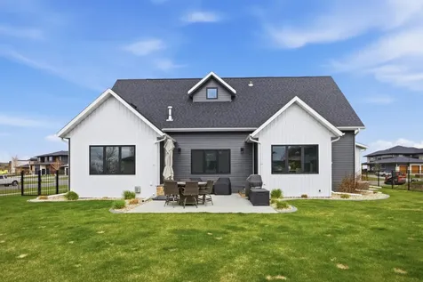 6090 Wildflower Drive S Fargo ND 58104