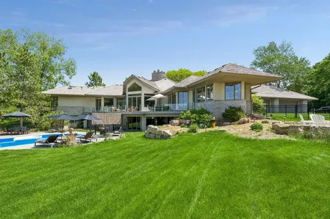 525 Navajo Road W Medina MN 55340