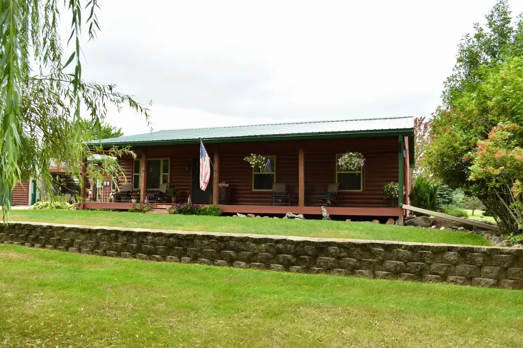 1610 Plum Street Grasston MN 55030