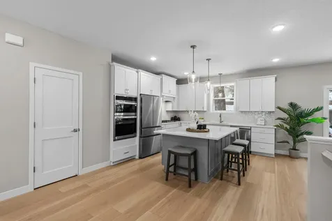 2817 Victoria Street N Roseville MN 55113