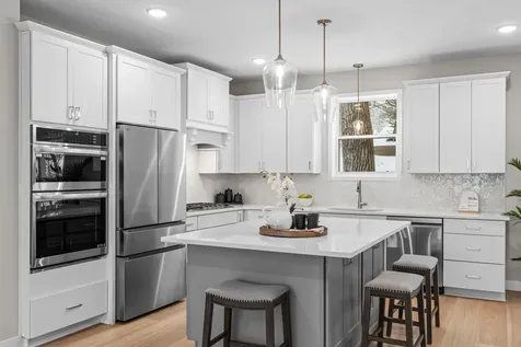 2817 Victoria Street N Roseville MN 55113