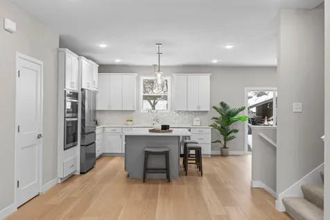 2817 Victoria Street N Roseville MN 55113