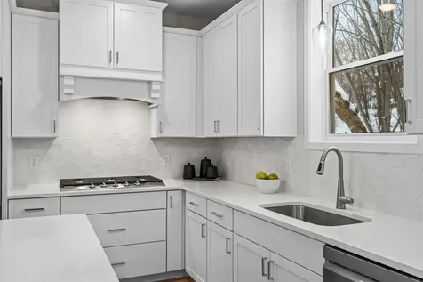 2817 Victoria Street N Roseville MN 55113