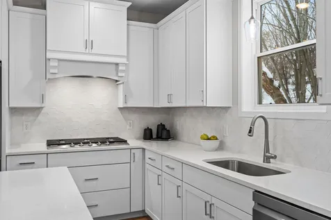 2817 Victoria Street N Roseville MN 55113