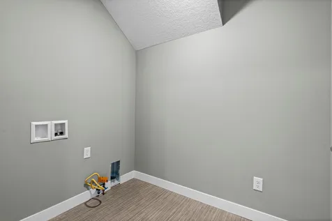 2817 Victoria Street N Roseville MN 55113