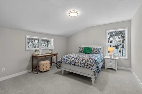 2817 Victoria Street N Roseville MN 55113