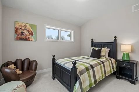 2817 Victoria Street N Roseville MN 55113