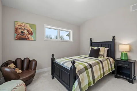 2817 Victoria Street N Roseville MN 55113
