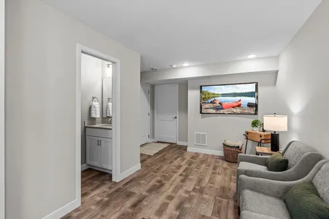2817 Victoria Street N Roseville MN 55113