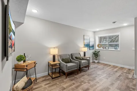 2817 Victoria Street N Roseville MN 55113
