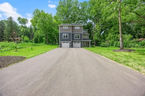 2817 Victoria Street N Roseville MN 55113