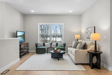 2817 Victoria Street N Roseville MN 55113